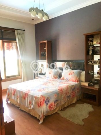 Hunian Mewah LB 550m2 Siap Pakai Desain Elegan di Geger Kalong, Bandung Hunian Mewah LB 550m2 Siap Pakai Desain Elegan di Geger Kalong, Bandung