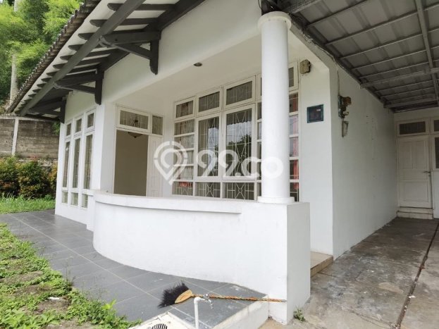 Dijual Rumah Luas Megah Dengan View Cantik di Bintaro, Tangerang Selatan Dijual Rumah Luas Megah Dengan View Cantik di Bintaro, Tangerang Selatan