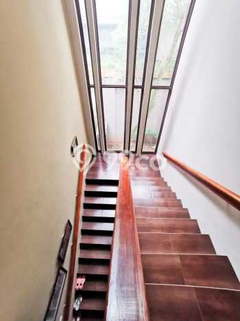 RUMAH SIAP HUNI FASILITAS KOLAM RENANG
DE PARK CLUSTER DE BRASSIA
RUMAH SIAP HUNI FASILITAS KOLAM RENANG
DE PARK CLUSTER DE BRASSIA