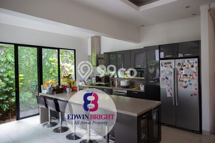 Jual Rumah Luas Elegan Dengan View Cantik di Bintaro, Tangerang Selatan Jual Rumah Luas Elegan Dengan View Cantik di Bintaro, Tangerang Selatan