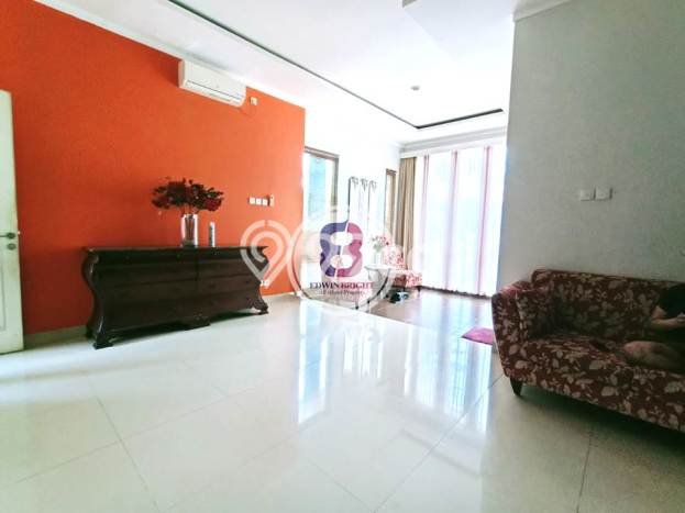 Jual Rumah Mewah Elegan Dengan View Eksklusif di Bintaro, Tangerang Selatan Jual Rumah Mewah Elegan Dengan View Eksklusif di Bintaro, Tangerang Selatan