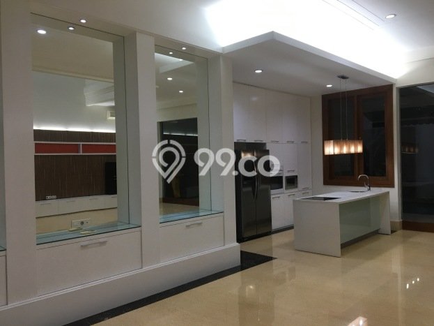 Hunian Modern dengan LT 600m2 & LB 550m2 Dikontrakkan di Pondok Indah Hunian Modern dengan LT 600m2 & LB 550m2 Dikontrakkan di Pondok Indah