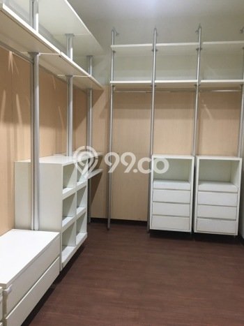 Hunian Modern dengan LT 600m2 & LB 550m2 Dikontrakkan di Pondok Indah Hunian Modern dengan LT 600m2 & LB 550m2 Dikontrakkan di Pondok Indah
