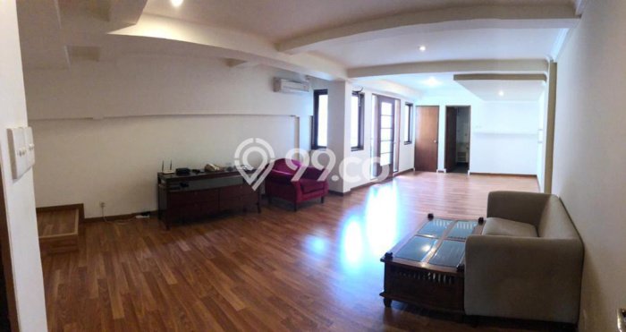 Disewakan! Rumah 5 Kamar Tidur &
4 Kamar Mandi di Pondok Indah, Jakarta Selatan Disewakan! Rumah 5 Kamar Tidur &
4 Kamar Mandi di Pondok Indah, Jakarta Selatan