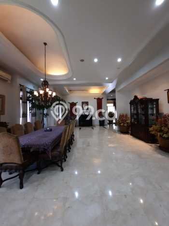 Hunian Mewah LB 1800m2 Siap Huni Desain Elegan di Lebak Bulus, Jakarta Selatan Hunian Mewah LB 1800m2 Siap Huni Desain Elegan di Lebak Bulus, Jakarta Selatan