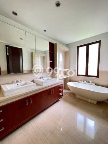 NEW LISTING! Rumah Strategis area Cipete, Luas 245m² LB 414m² NEW LISTING! Rumah Strategis area Cipete, Luas 245m² LB 414m²
