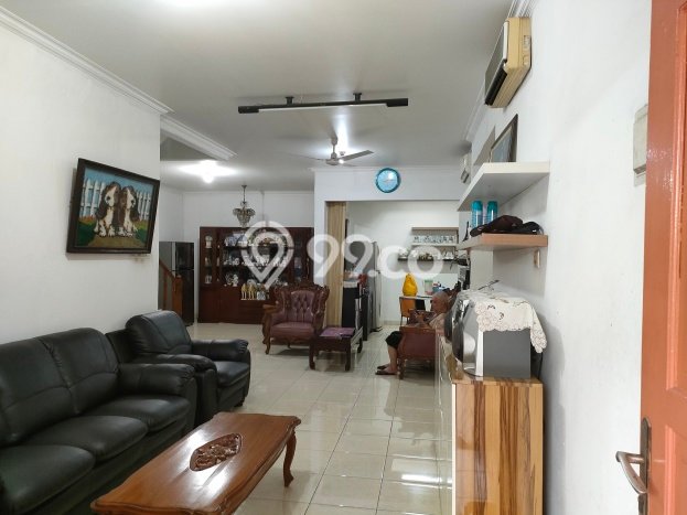 Rumah Area Strategis di Meruya, Jakarta Barat, Luas 180m² Bangunan 300m² Rumah Area Strategis di Meruya, Jakarta Barat, Luas 180m² Bangunan 300m²