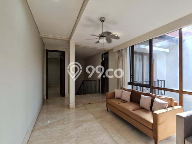 Lokasi strategis! Rumah siap pakai disewakan di Cilandak LB 210m2 Lokasi strategis! Rumah siap pakai disewakan di Cilandak LB 210m2