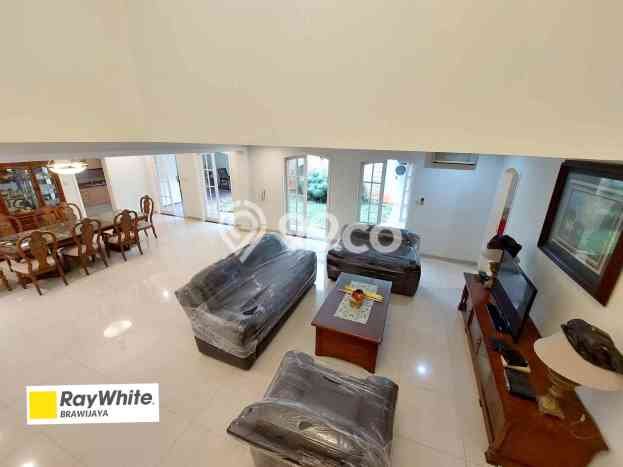 Lokasi strategis! Rumah siap pakai dikontrakkan di Kebayoran Baru LB 361m2 Lokasi strategis! Rumah siap pakai dikontrakkan di Kebayoran Baru LB 361m2