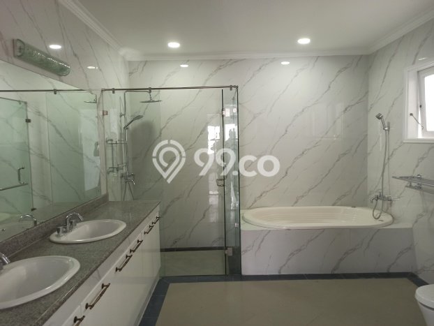 BEST PRICE! Rumah di Senopati, Dekat Pusat Kota, 5 KM, LT 700m² Bangunan 800m² BEST PRICE! Rumah di Senopati, Dekat Pusat Kota, 5 KM, LT 700m² Bangunan 800m²