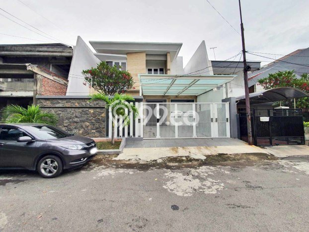 BEST OFFER! Rumah Nyaman area Mulyorejo, Luas 300m2m² Bangunan 450m2m² BEST OFFER! Rumah Nyaman area Mulyorejo, Luas 300m2m² Bangunan 450m2m²