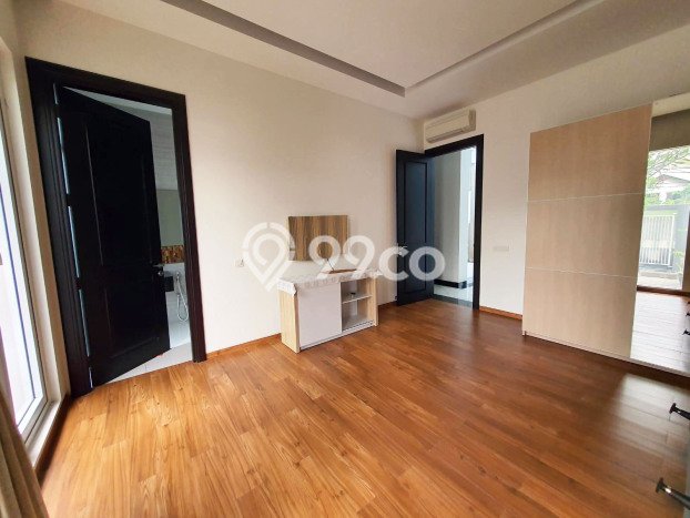 BEST OFFER! Rumah Nyaman area Mulyorejo, Luas 300m2m² Bangunan 450m2m² BEST OFFER! Rumah Nyaman area Mulyorejo, Luas 300m2m² Bangunan 450m2m²