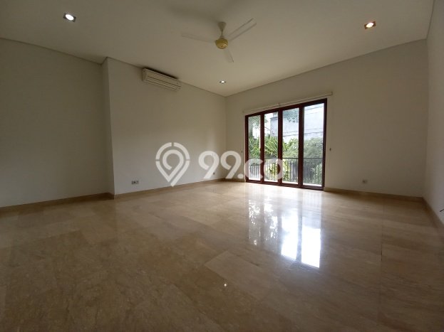 Rumah Bagus Disewakan di Kemang, Jakarta Selatan LT 1335m2, LB 537m2 Rumah Bagus Disewakan di Kemang, Jakarta Selatan LT 1335m2, LB 537m2