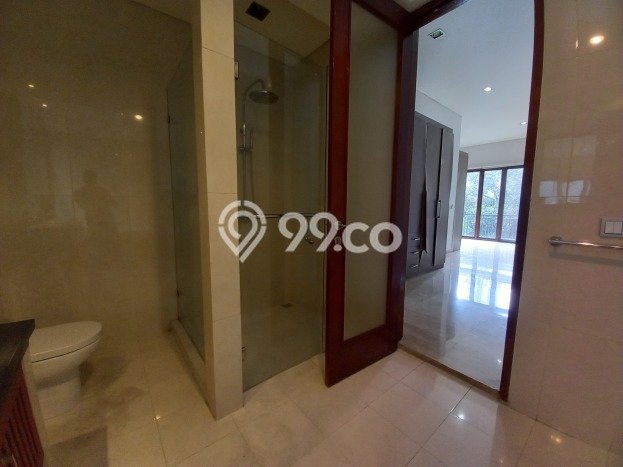 Rumah Bagus Disewakan di Kemang, Jakarta Selatan LT 1335m2, LB 537m2 Rumah Bagus Disewakan di Kemang, Jakarta Selatan LT 1335m2, LB 537m2