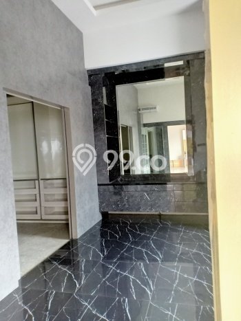 Jual Rumah Luas Elegan Dengan View Cantik di Duri Kosambi, Jakarta Barat Jual Rumah Luas Elegan Dengan View Cantik di Duri Kosambi, Jakarta Barat