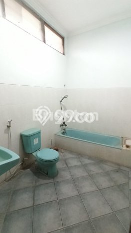Rumah Elit LB 200m2 Siap Huni Desain Elegan di Manyar, Surabaya Rumah Elit LB 200m2 Siap Huni Desain Elegan di Manyar, Surabaya