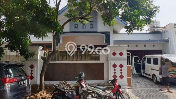Rumah Nyaman di Semarang Selatan, Semarang, LT 300m² LB 250m² Rumah Nyaman di Semarang Selatan, Semarang, LT 300m² LB 250m²