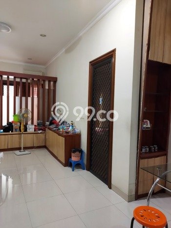 Rumah Siap Pakai di Green Ville, Jakarta Barat, Luas 120m² Bangunan 240m² Rumah Siap Pakai di Green Ville, Jakarta Barat, Luas 120m² Bangunan 240m²