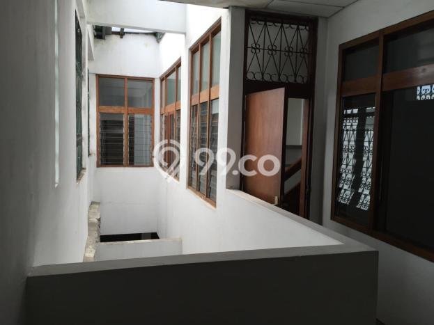 For Sale! Premium House LT 240m2 Desain Elegan di Cipaganti For Sale! Premium House LT 240m2 Desain Elegan di Cipaganti