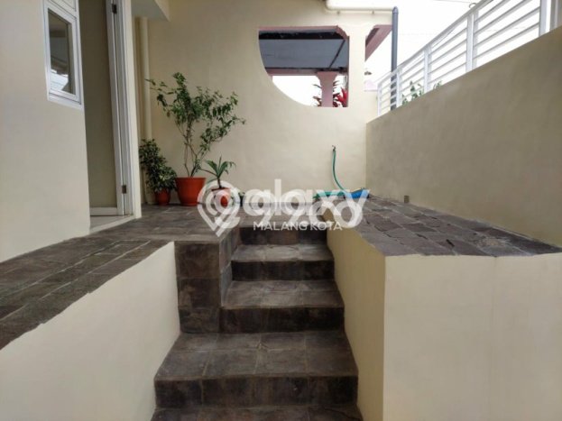 Rumah Idaman Modern! Rumah Mewah area , Malang, LT 98m2m² Bangunan 71m2m² Rumah Idaman Modern! Rumah Mewah area , Malang, LT 98m2m² Bangunan 71m2m²