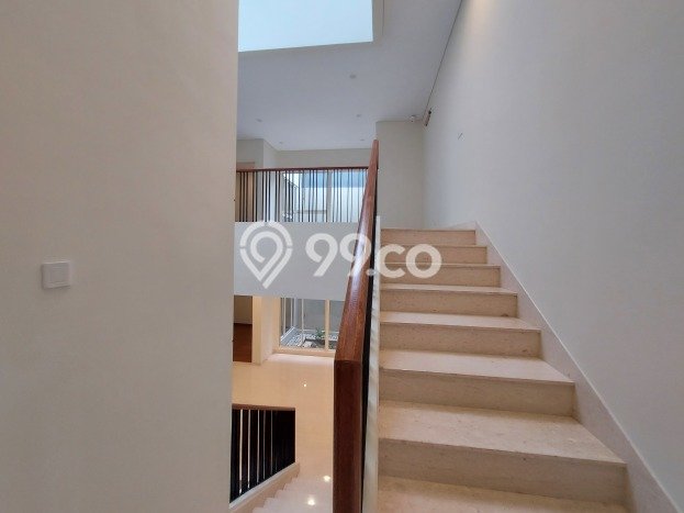 Dijual Rumah Mewah Elegan Dengan View Cantik di Gading Serpong, Tangerang Dijual Rumah Mewah Elegan Dengan View Cantik di Gading Serpong, Tangerang