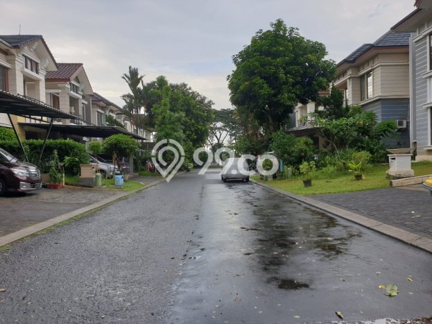 FEATURED! Rumah kawasan BSD, 4 KT, Area Premium, LT 250m² LB 255m² FEATURED! Rumah kawasan BSD, 4 KT, Area Premium, LT 250m² LB 255m²