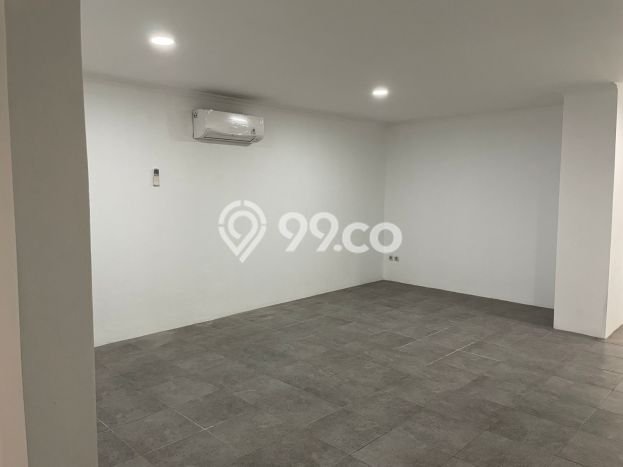 Rumah sewa siap huni 8 KT di Pantai Indah Kapuk, Jakarta Utara Rumah sewa siap huni 8 KT di Pantai Indah Kapuk, Jakarta Utara