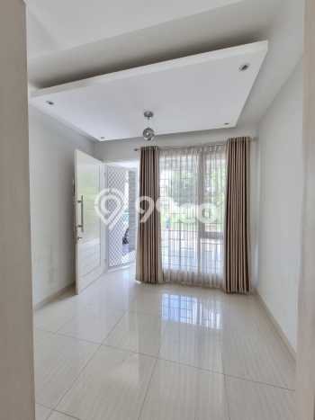 Jual Rumah Mewah Megah Dengan View Eksklusif di Alam Sutera, Tangerang Jual Rumah Mewah Megah Dengan View Eksklusif di Alam Sutera, Tangerang