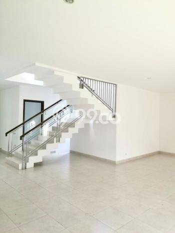 HOT PROPERTY! Rumah Strategis di BSD Vermont, LT 314m² LB 300m² HOT PROPERTY! Rumah Strategis di BSD Vermont, LT 314m² LB 300m²