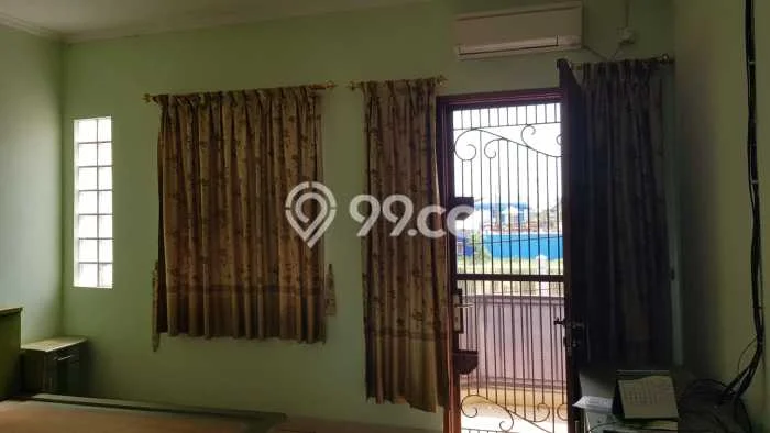 Disewakan! Rumah 3 Kamar Tidur &
3 Kamar Mandi di Pluit, Jakarta Utara Disewakan! Rumah 3 Kamar Tidur &
3 Kamar Mandi di Pluit, Jakarta Utara