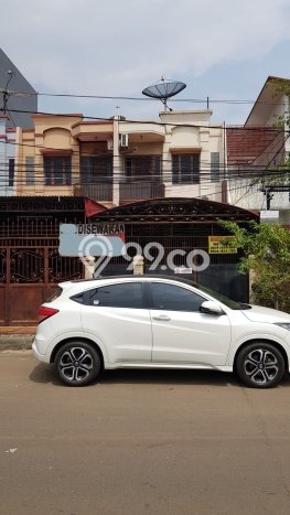 Disewakan! Rumah 3 Kamar Tidur &
3 Kamar Mandi di Pluit, Jakarta Utara Disewakan! Rumah 3 Kamar Tidur &
3 Kamar Mandi di Pluit, Jakarta Utara