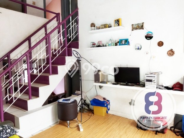 Rumah Strategis Minimalis Lb 140m2 di Serpong, Tangerang Selatan Rumah Strategis Minimalis Lb 140m2 di Serpong, Tangerang Selatan