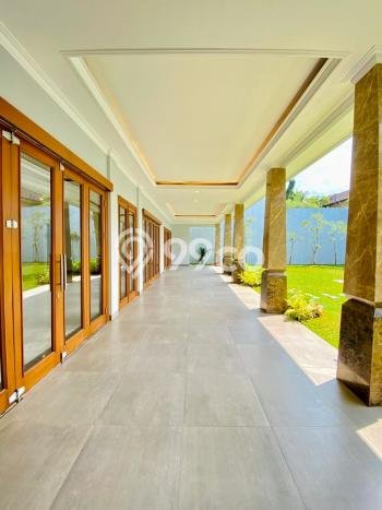 Rumah Luxury Modern Tanpa Renovasi di Ampera Jakarta Selatan Rumah Luxury Modern Tanpa Renovasi di Ampera Jakarta Selatan