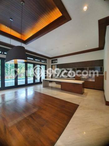 Rumah Mewah LB 1000m2 Siap Huni Desain Elegan di Sayap Dago, Bandung Rumah Mewah LB 1000m2 Siap Huni Desain Elegan di Sayap Dago, Bandung