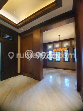 Rumah Mewah LB 1000m2 Siap Huni Desain Elegan di Sayap Dago, Bandung Rumah Mewah LB 1000m2 Siap Huni Desain Elegan di Sayap Dago, Bandung
