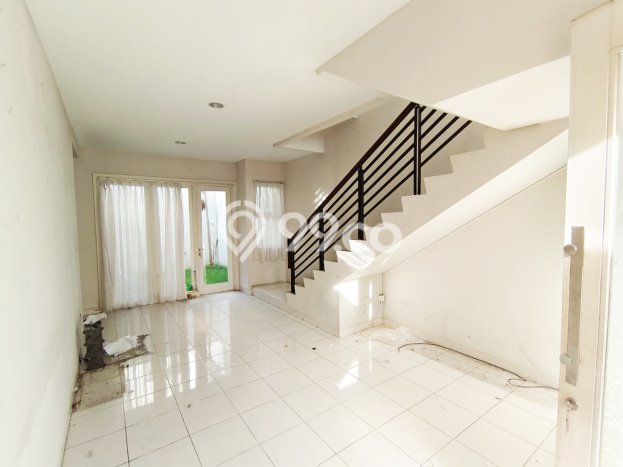 PENAWARAN TERBAIK! Rumah Strategis area Summarecon Bekasi, LT 119m² LB 125m² PENAWARAN TERBAIK! Rumah Strategis area Summarecon Bekasi, LT 119m² LB 125m²
