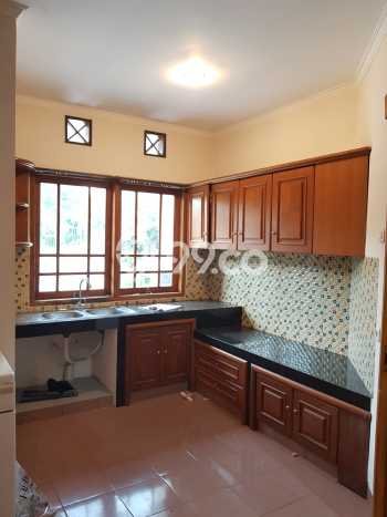 Hunian Elit LB 300m2 Siap Pakai Desain Elegan di Geger Kalong, Bandung Hunian Elit LB 300m2 Siap Pakai Desain Elegan di Geger Kalong, Bandung