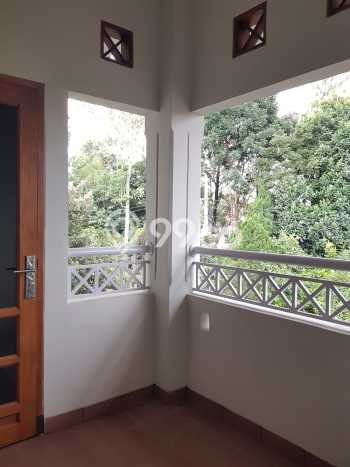 Hunian Elit LB 300m2 Siap Pakai Desain Elegan di Geger Kalong, Bandung Hunian Elit LB 300m2 Siap Pakai Desain Elegan di Geger Kalong, Bandung