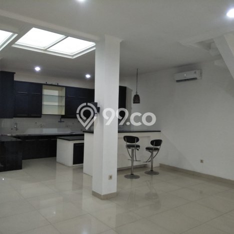 Disewakan Rumah Harga Terjangkau di Pondok Indah Jakarta Selatan dengan 3 Kamar Tidur Disewakan Rumah Harga Terjangkau di Pondok Indah Jakarta Selatan dengan 3 Kamar Tidur