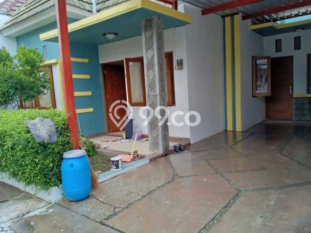 SPECIAL OFFER! Rumah area Colomadu, 2 KT, Lingkungan Asri, Luas 90m² Bangunan 50m² SPECIAL OFFER! Rumah area Colomadu, 2 KT, Lingkungan Asri, Luas 90m² Bangunan 50m²