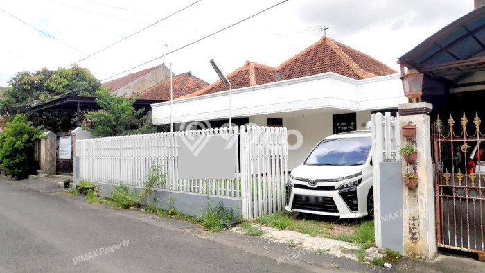DIJUAL CEPAT! Rumah Siap Huni Lokasi Premium Lowokwaru, LT 320m2m² Bangunan 200m2m² DIJUAL CEPAT! Rumah Siap Huni Lokasi Premium Lowokwaru, LT 320m2m² Bangunan 200m2m²