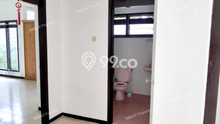DIJUAL CEPAT! Rumah Siap Huni Lokasi Premium Lowokwaru, LT 320m2m² Bangunan 200m2m² DIJUAL CEPAT! Rumah Siap Huni Lokasi Premium Lowokwaru, LT 320m2m² Bangunan 200m2m²