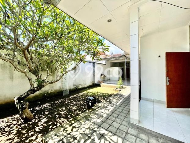 Disewakan! Rumah 3 Kamar Tidur &
3 Kamar Mandi di Renon, Denpasar Disewakan! Rumah 3 Kamar Tidur &
3 Kamar Mandi di Renon, Denpasar