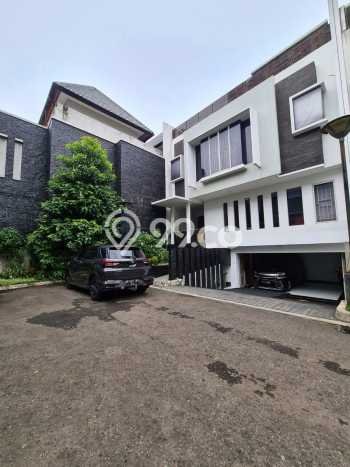 Rumah Mewah Dijual LT 196m2 di Kebayoran Baru, Jakarta Selatan Rumah Mewah Dijual LT 196m2 di Kebayoran Baru, Jakarta Selatan