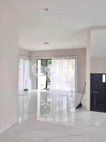 Rumah Siap Huni 4 KT 4 KM di Lokasi Premium BSD Foresta, Tangerang Rumah Siap Huni 4 KT 4 KM di Lokasi Premium BSD Foresta, Tangerang