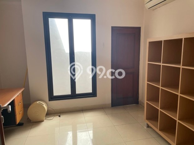 HARGA SPESIAL! Rumah di Bintaro, Akses ke Fasilitas, 5 KM, Luas 350m² Bangunan 400m² HARGA SPESIAL! Rumah di Bintaro, Akses ke Fasilitas, 5 KM, Luas 350m² Bangunan 400m²