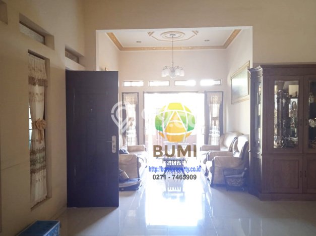 Siap Huni Hunian Elit 5 Kamar di Jajar Dekat ke Mana Pun Siap Huni Hunian Elit 5 Kamar di Jajar Dekat ke Mana Pun