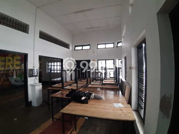 Lokasi terbaik! Rumah siap pakai disewakan di Serengan LB 200m2 Lokasi terbaik! Rumah siap pakai disewakan di Serengan LB 200m2