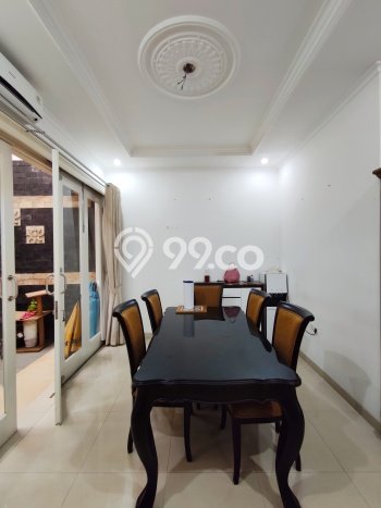 Rumah di Tebet, Jakarta Selatan, Luas 140m² LB 220m² Rumah di Tebet, Jakarta Selatan, Luas 140m² LB 220m²