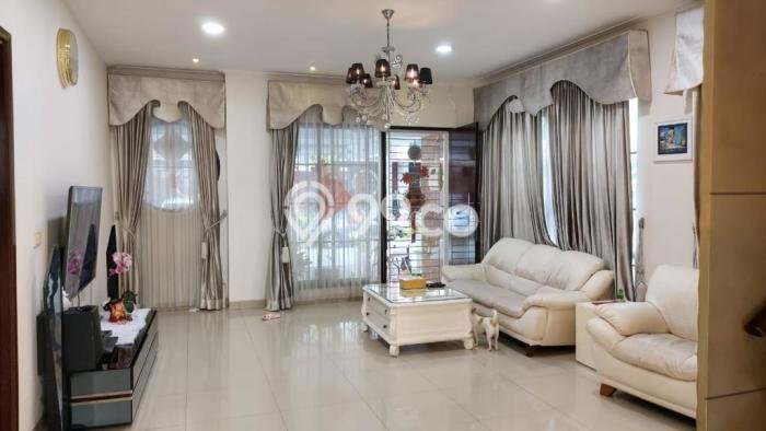 Rumah Elit Modern Tanpa Renovasi di Green Lake City Jakarta Barat Rumah Elit Modern Tanpa Renovasi di Green Lake City Jakarta Barat